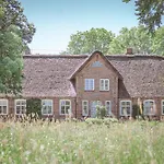 Friesenhof Benen Diken - Martje Floris Daire
